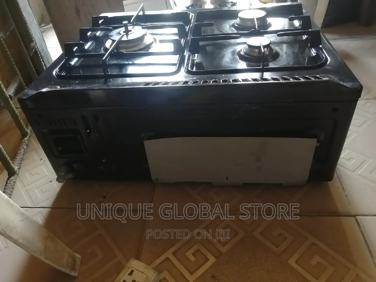 Rinnai Fairly Used Gas Cooker 3 Burner With Oven Glass Top in Ikeja - Kitchen Appliances,